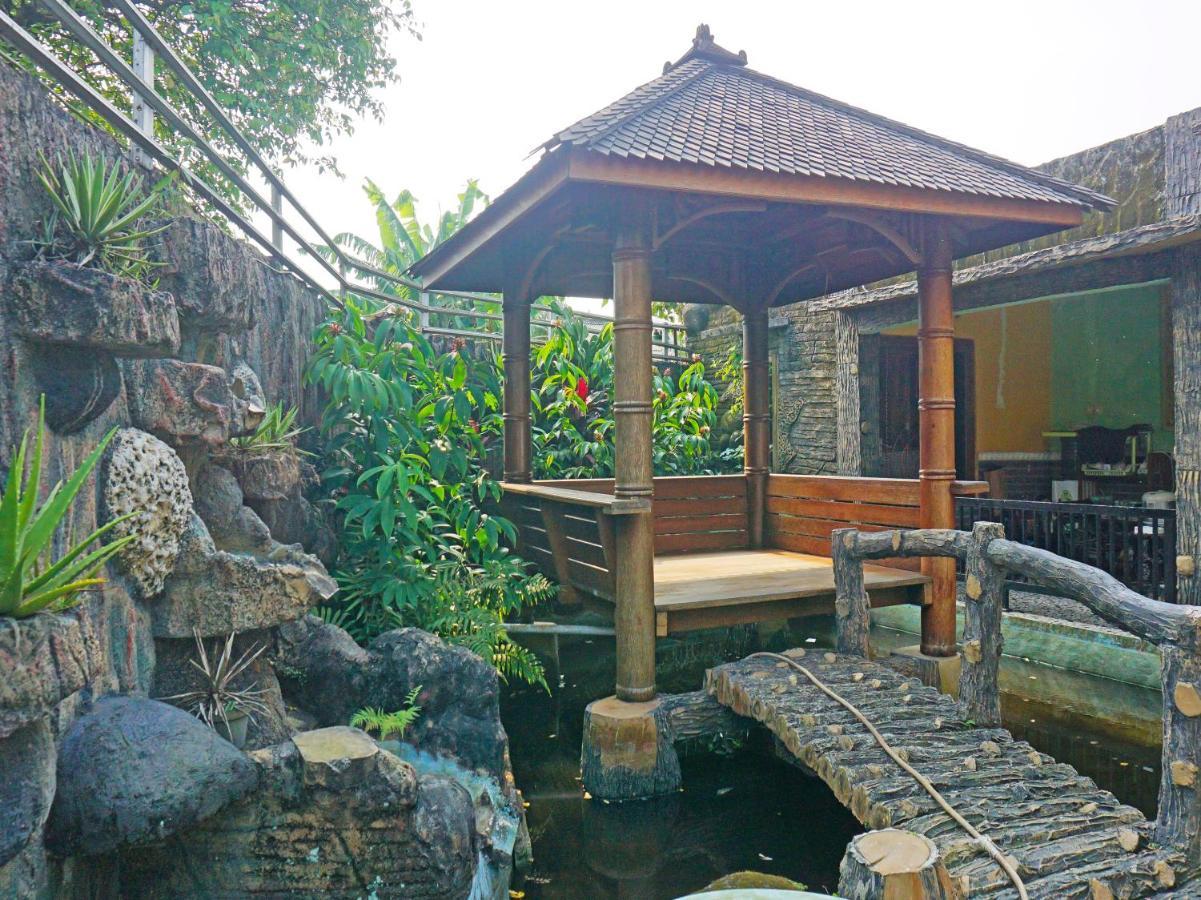 Oyo 90369 An Nur Family Homestay Syariah Cigombong Eksteriør billede