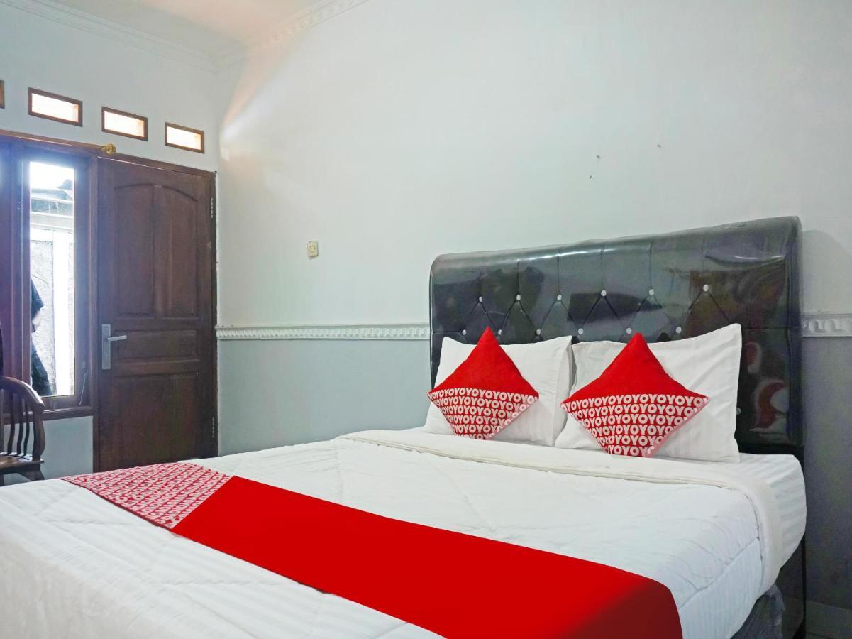 Oyo 90369 An Nur Family Homestay Syariah Cigombong Eksteriør billede