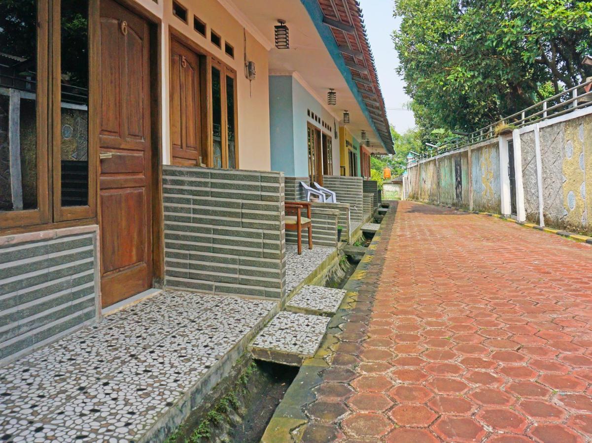 Oyo 90369 An Nur Family Homestay Syariah Cigombong Eksteriør billede