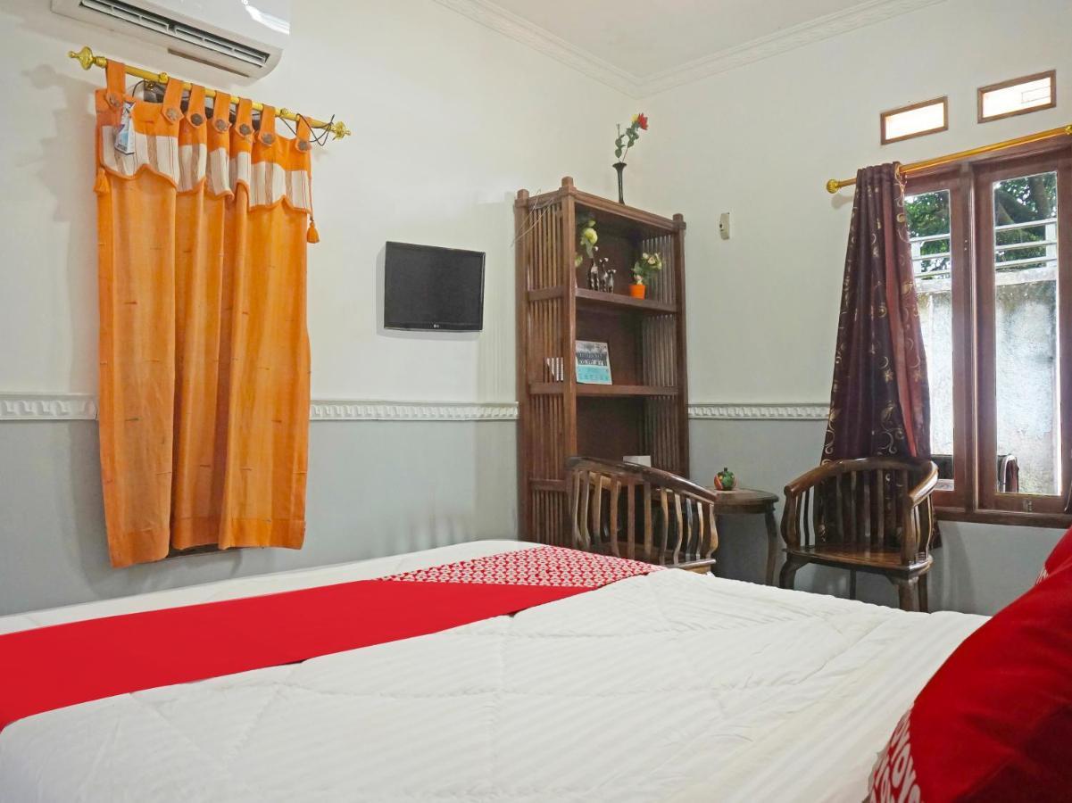 Oyo 90369 An Nur Family Homestay Syariah Cigombong Eksteriør billede