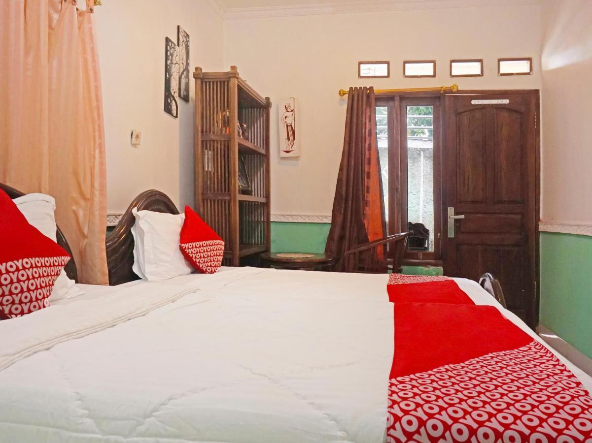 Oyo 90369 An Nur Family Homestay Syariah Cigombong Eksteriør billede